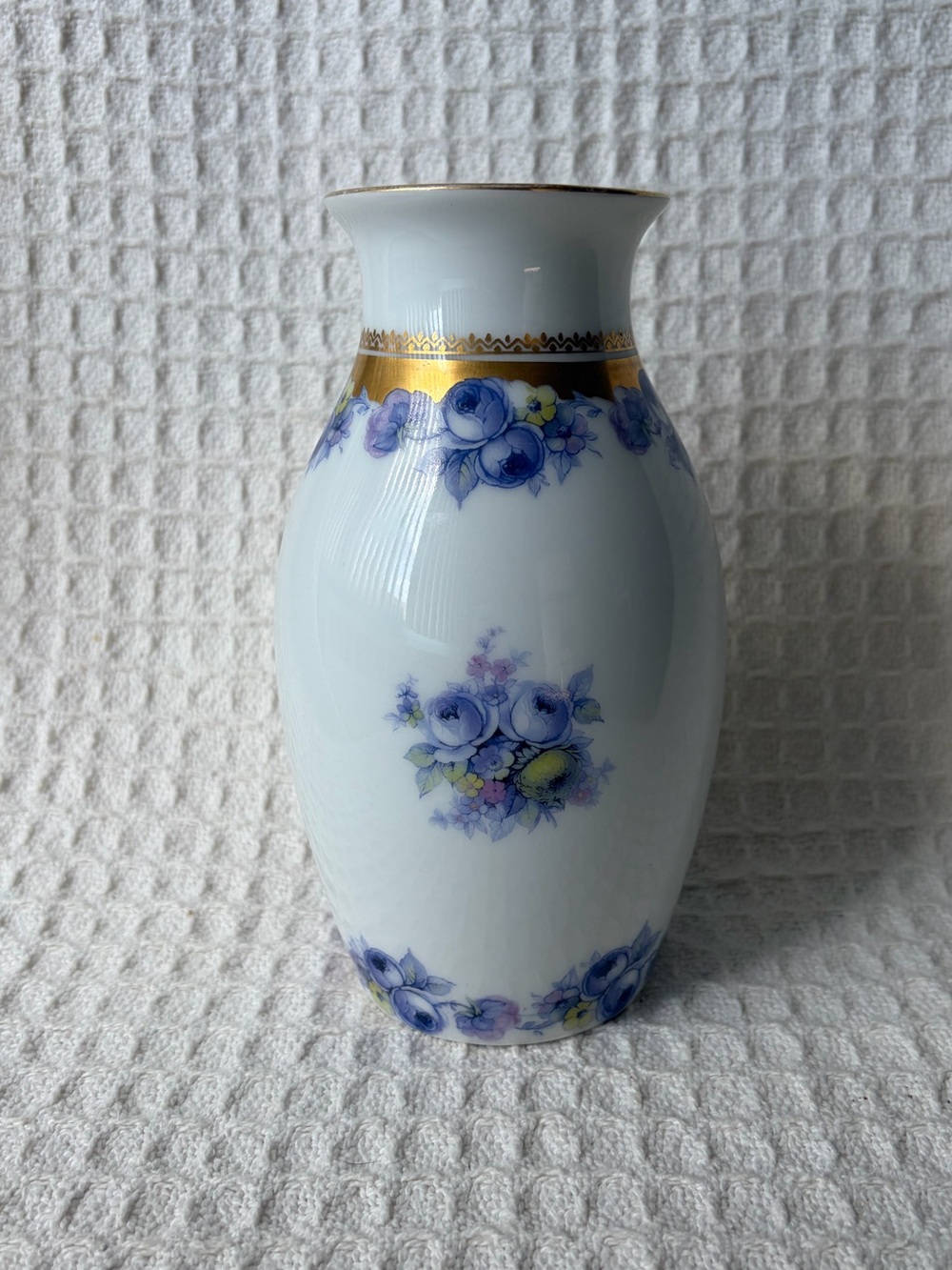 Vintage Edelstein Bavaria Germany Violetta Porcelain Vase With Gold Gilt Trim